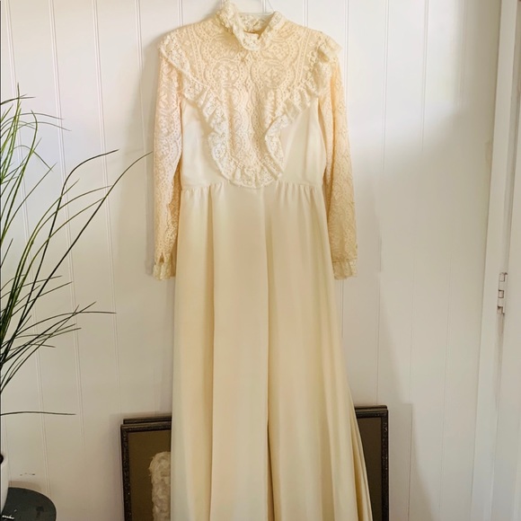 Vintage Lace Wedding Dress /Boho Chic Bridal Gown - Picture 6 of 8